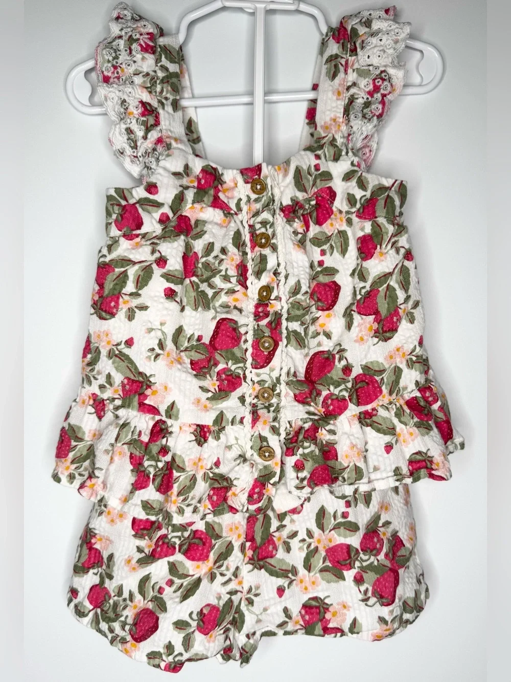 Cupcakes and Cashmere 100% Cotton Strawberry Set